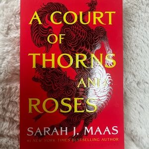 A Court of Thorns and Roses by Sarah J Maas